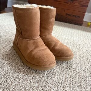 UGG Classic Chestnut Boots | Women’s 5/Kids 3 | Cozy Winter
